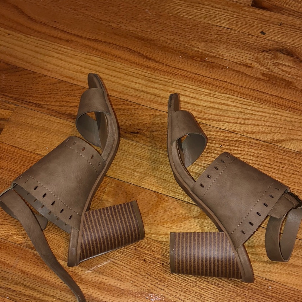 Taupe heels
